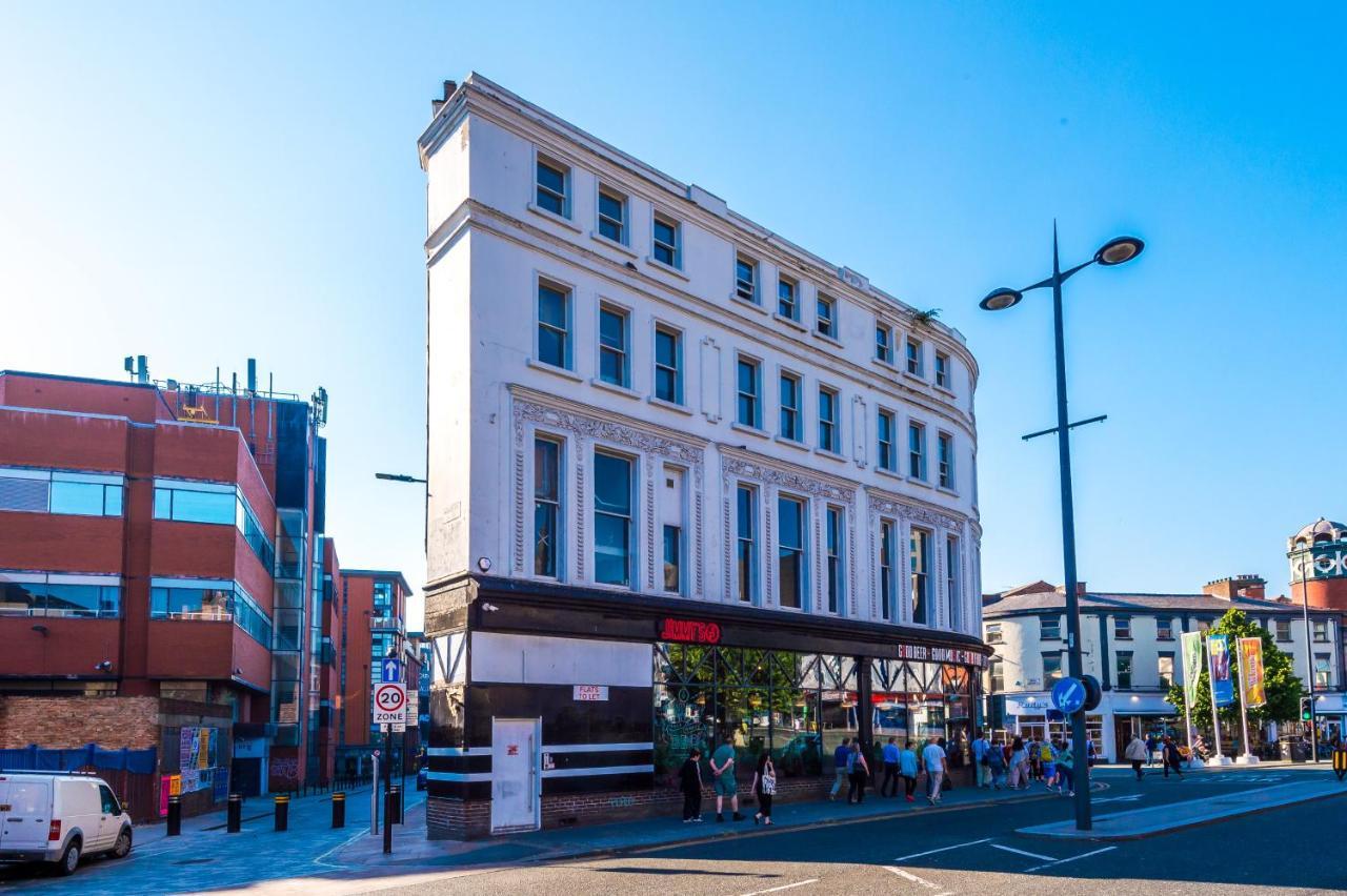 Stylish Apartment Located In The City Centre Of Liverpool Buitenkant foto